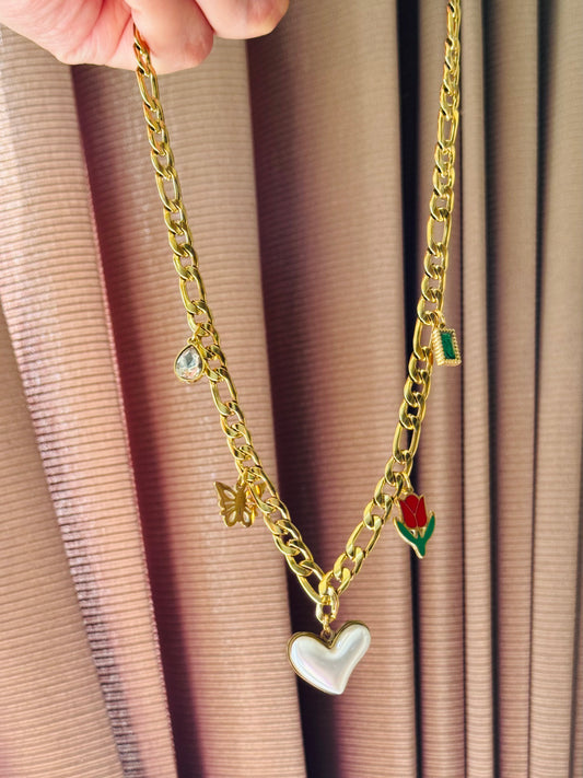 Collar corazón blanco 🤍